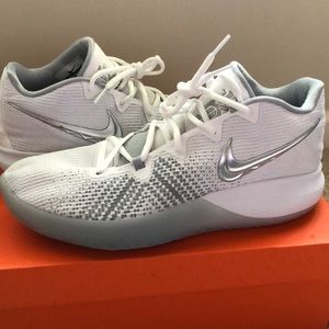 Men’s Nike Kyrie Flytrap Shoes